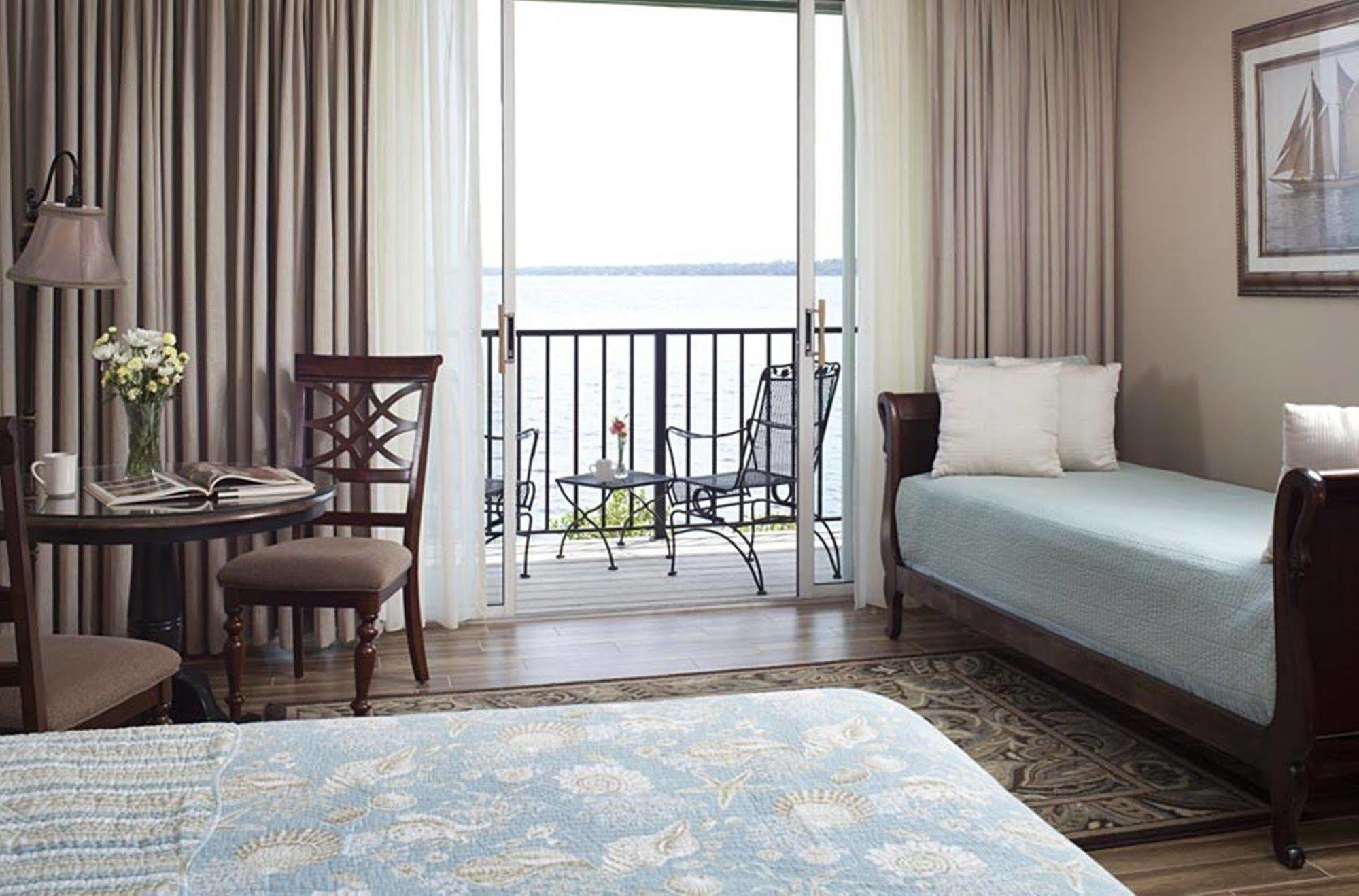 Club Continental Hotel Orange Park Ngoại thất bức ảnh